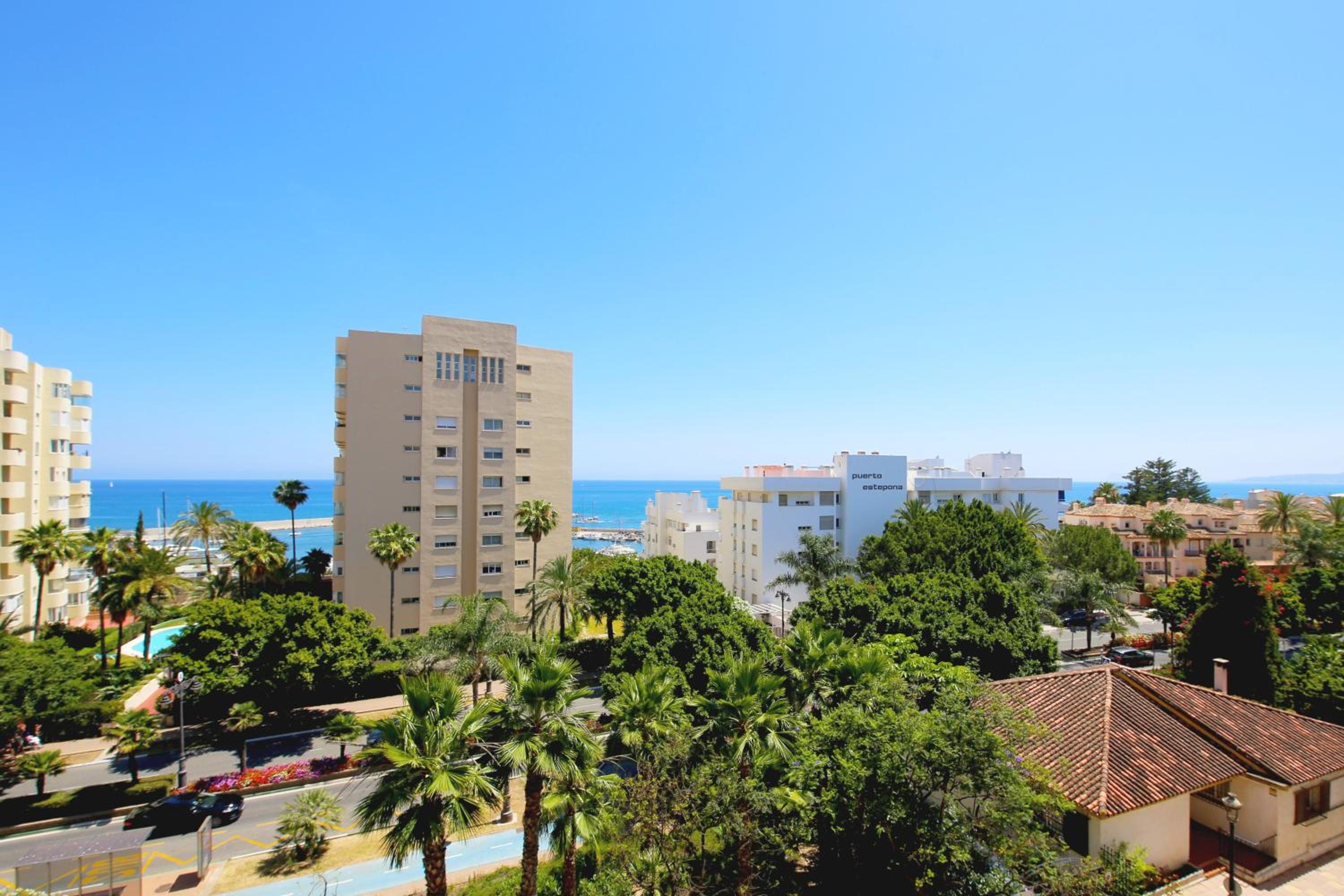 Estepona Port Apartment SUNNY