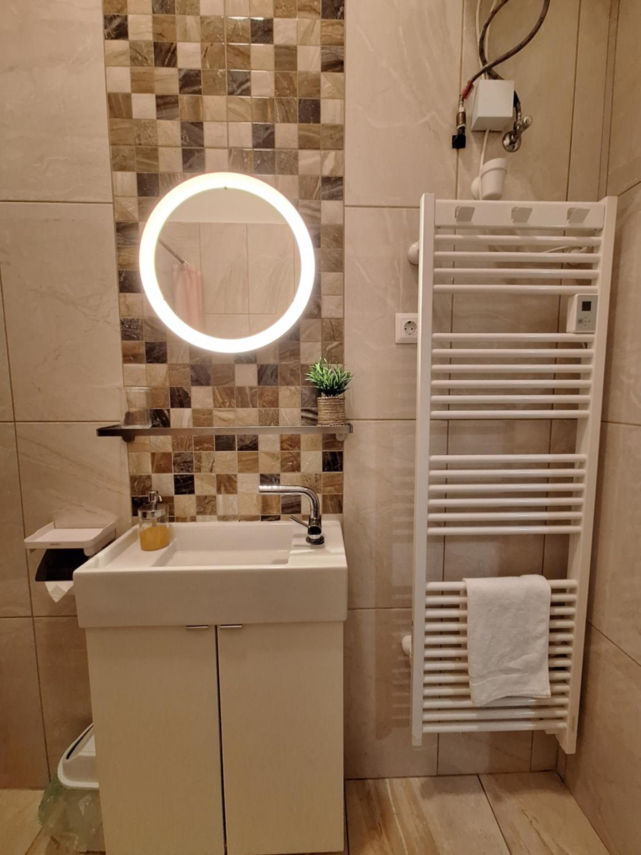 VIBE Apartment, Budapest Downtown, FREE Parking view 5