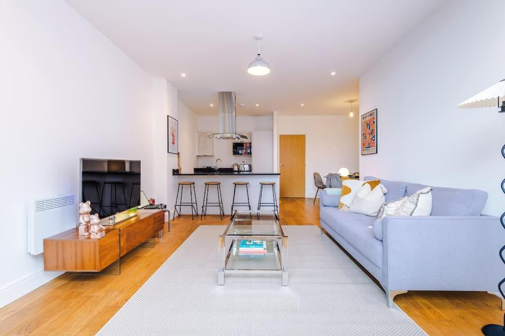 Sleek Loft oasis in City Centre view 2