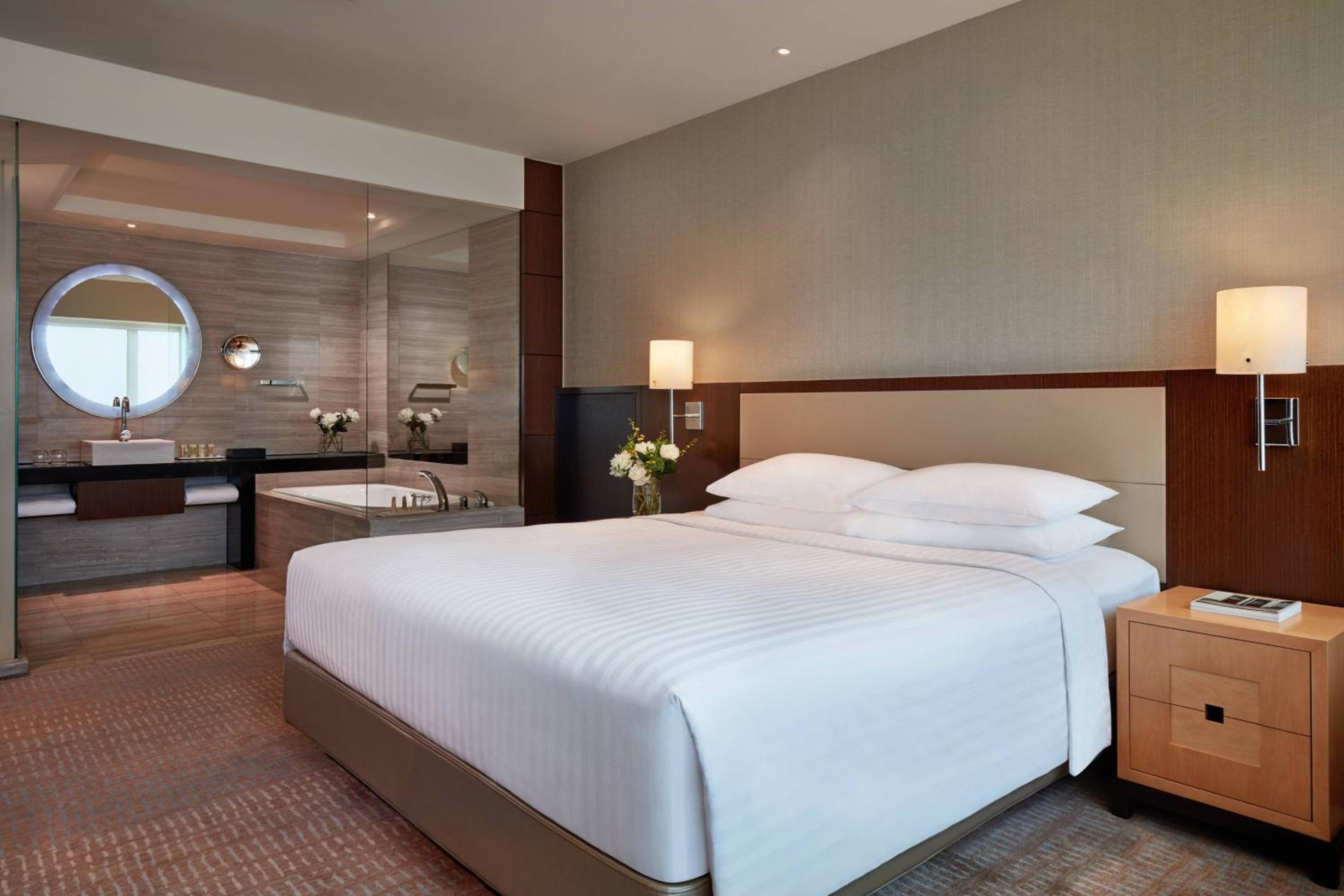 Courtyard by Marriott Hong Kong