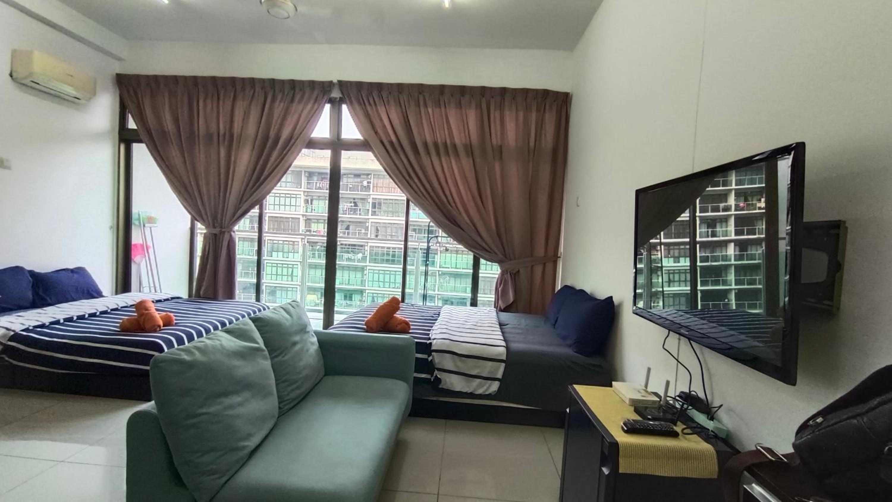 PALAZIO CONDO (MOUNT AUSTIN)