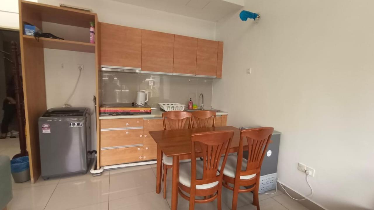 PALAZIO CONDO (MOUNT AUSTIN)