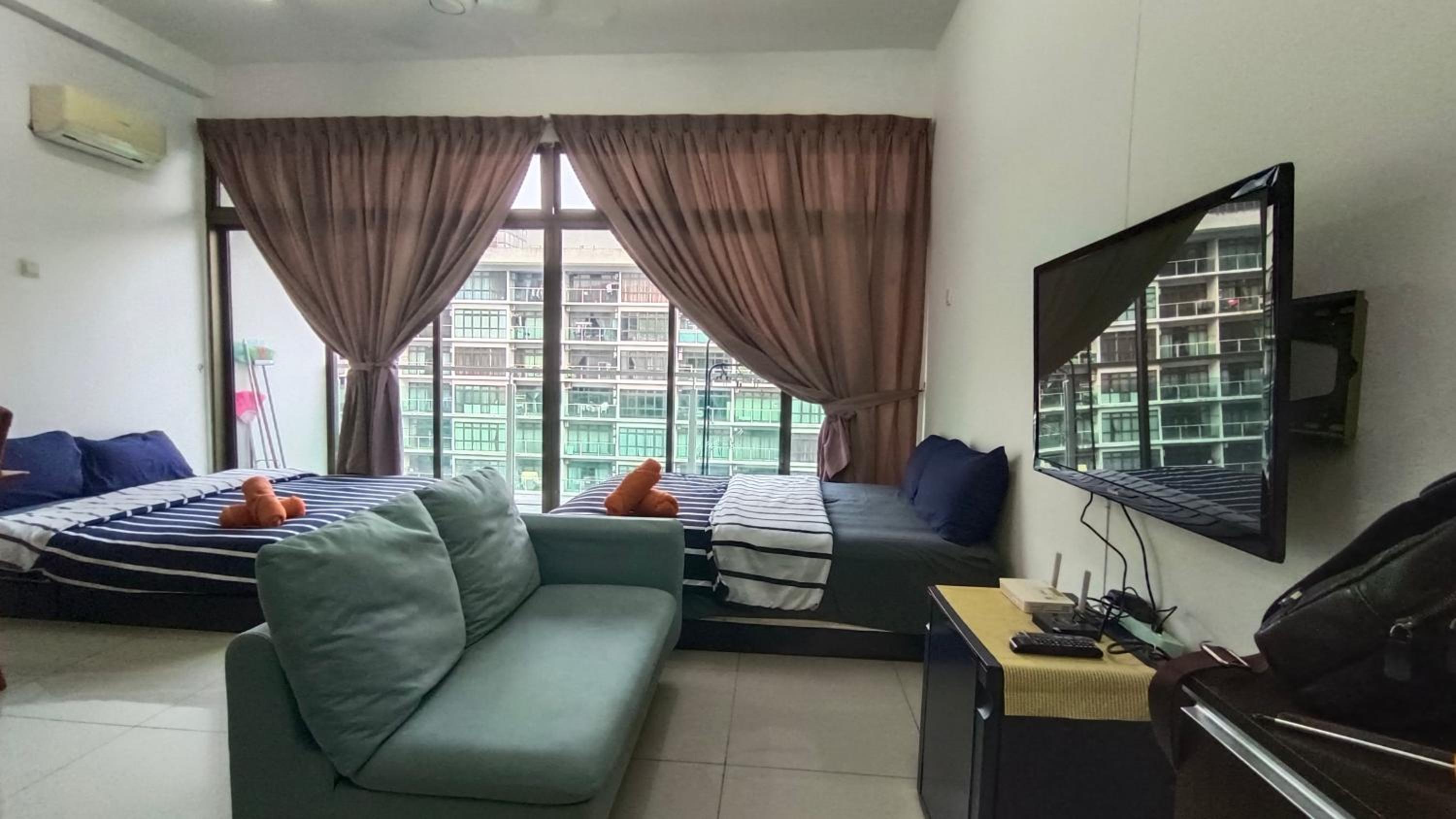 PALAZIO CONDO (MOUNT AUSTIN)