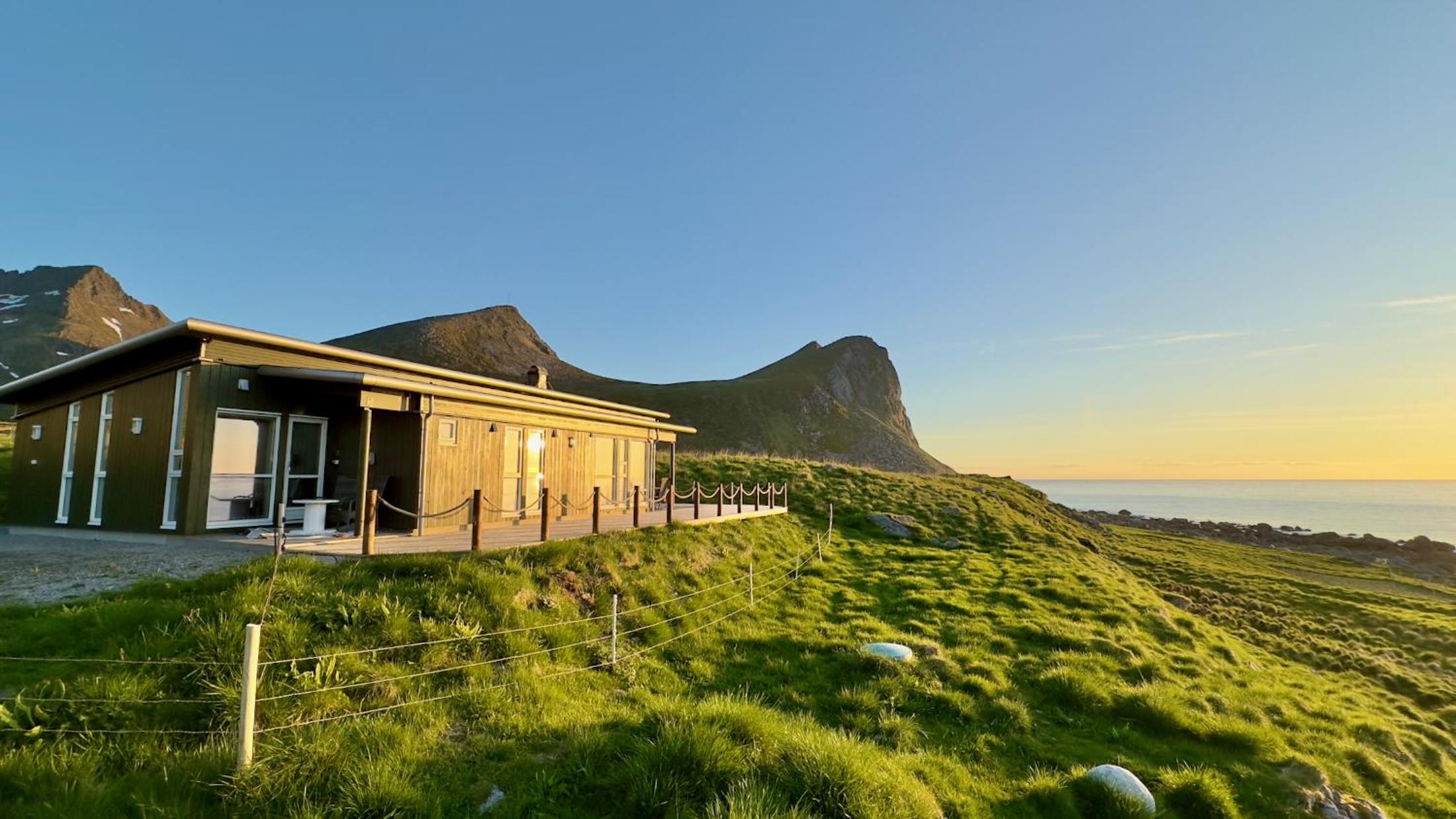 Superior Wildlife Chalet Lofoten view 3