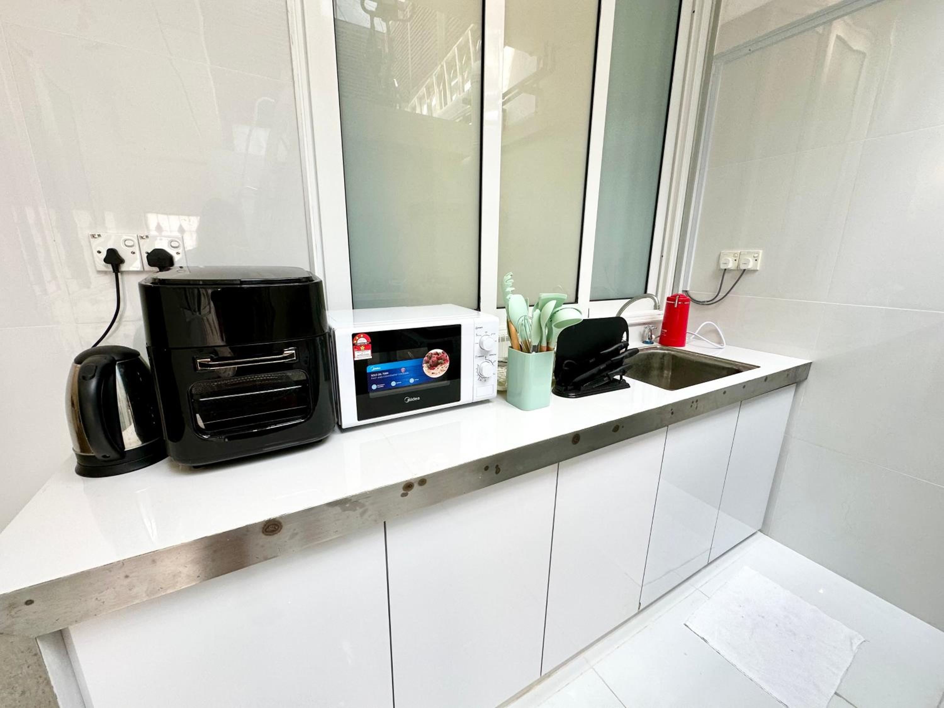 Landed Terrace near Lam Wah Ee Hospital at JELUTONG