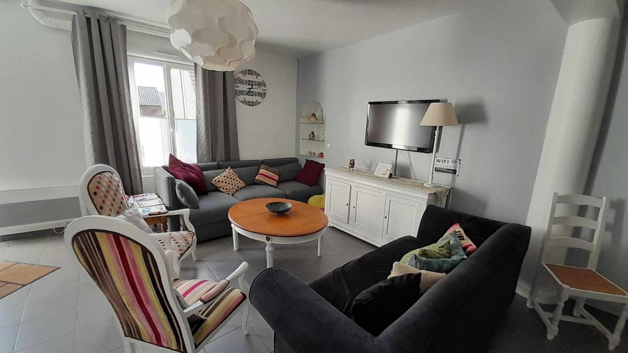 Home Sweet Home, photo 24