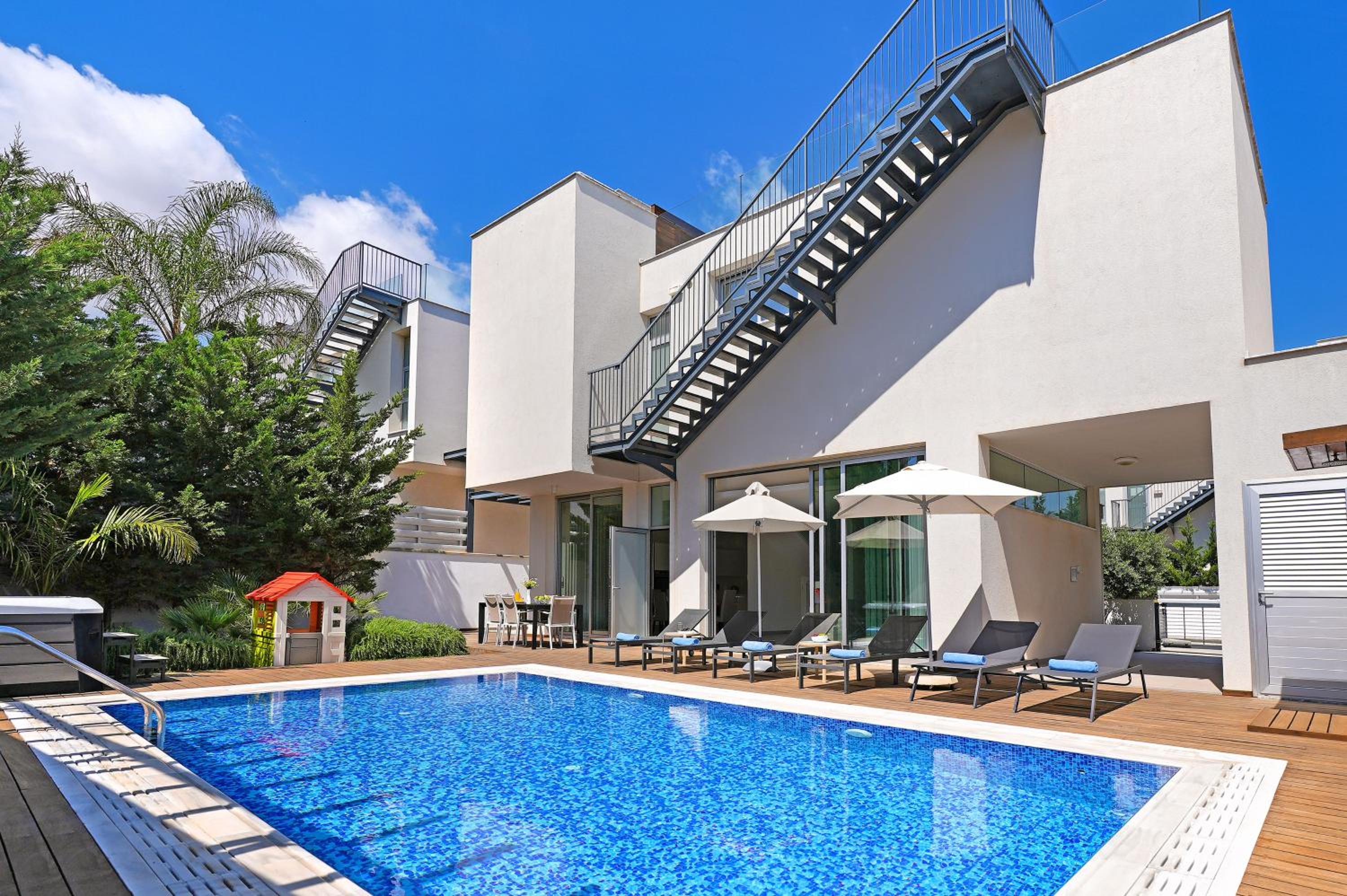 Hotel Villa Sunrise Glory - 150m From Trinity Beach