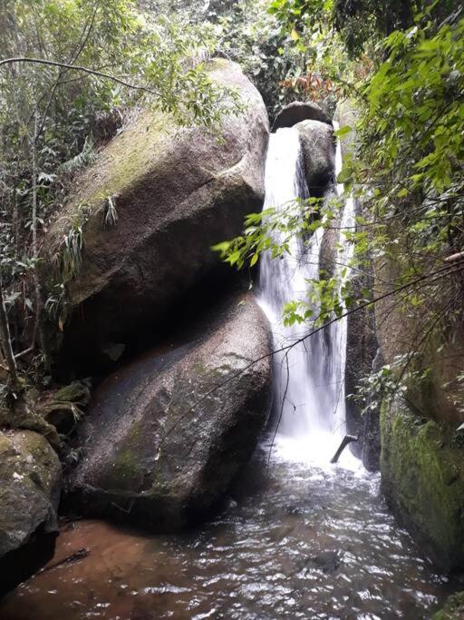 Chalé II Montanha da Cachoeira-Waterfall Mountain