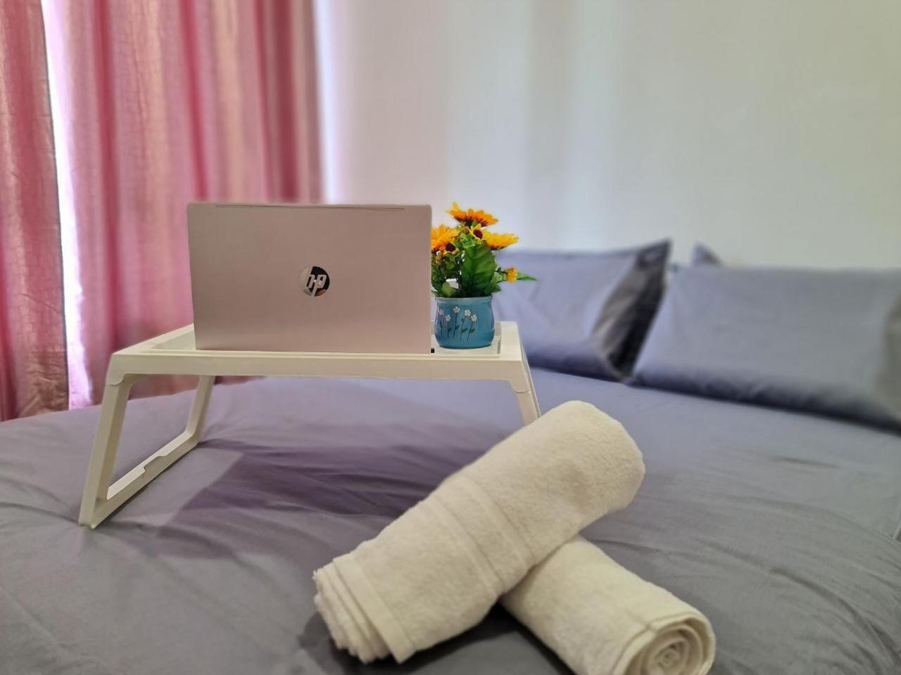 I-City 2R, FREE WIFI & 50 inch smart TV, fit 8pax
