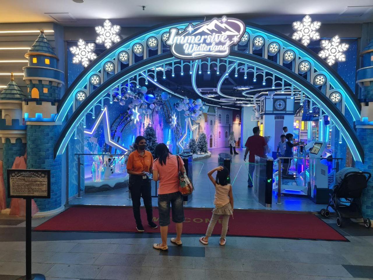 I-City 2R, FREE WIFI & 50 inch smart TV, fit 8pax