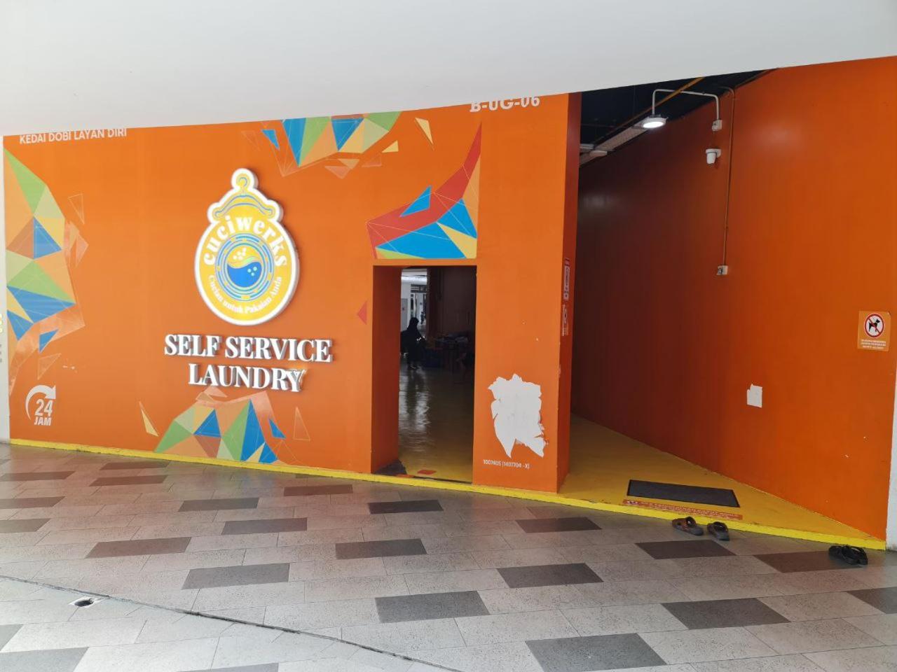 I-City 2R, FREE WIFI & 50 inch smart TV, fit 8pax