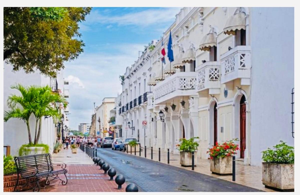 Spectacular Condominium between the city and the sea