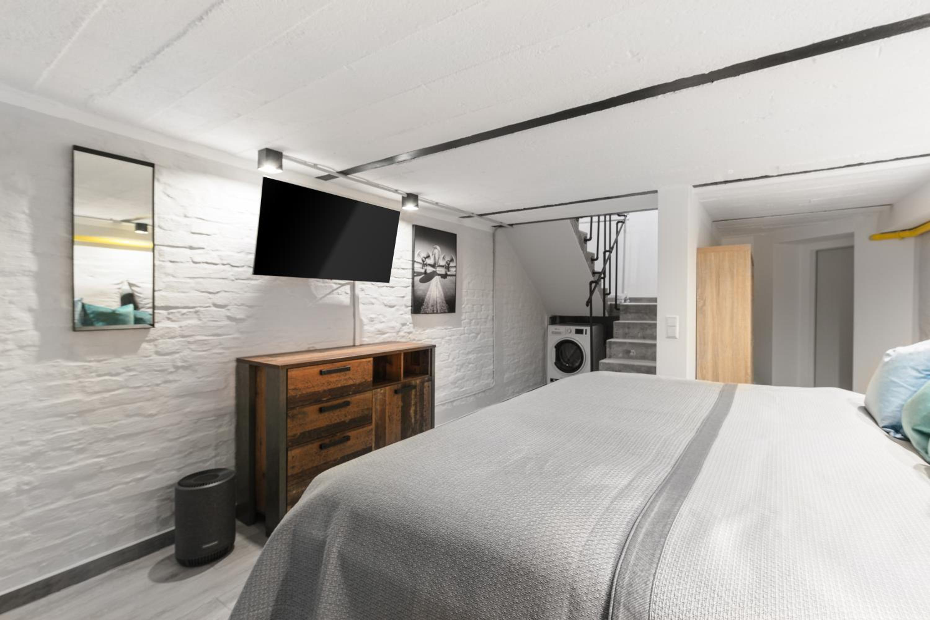 The Mierendorf I, campy group & family apartment, 1BR, 1 Living room, ideal for 2 - 4 Guests