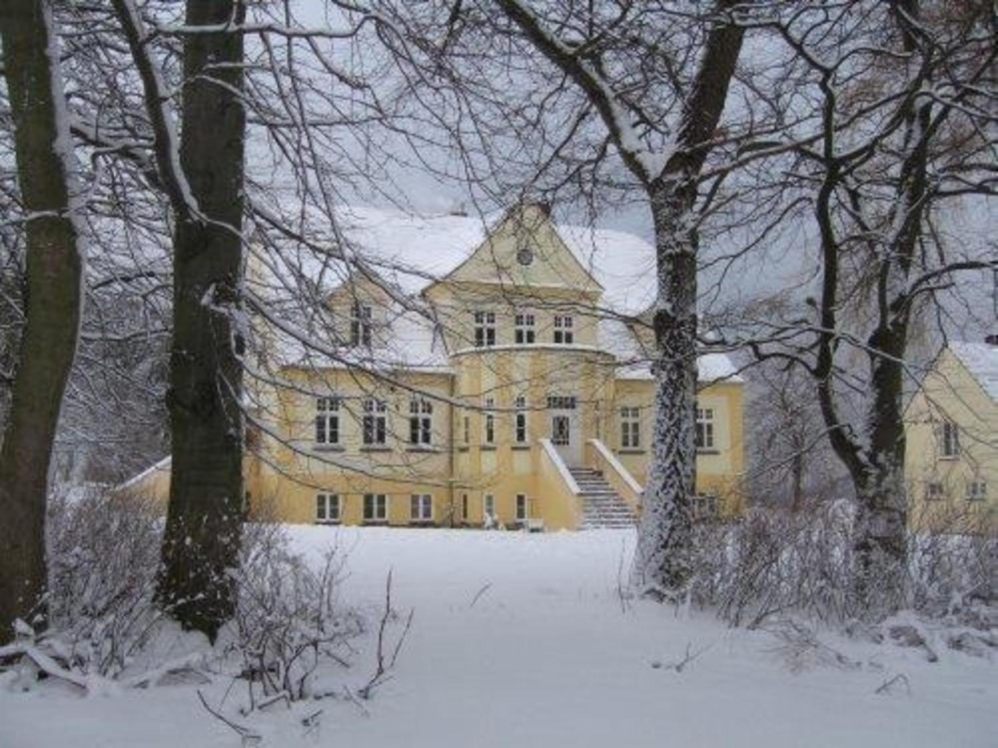 Wohnung In Der Ersten Etage Des Herrenhauses