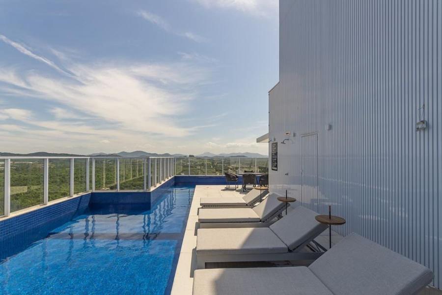 Apts in Building w/ Pool 120 m from the Beach - LTT
