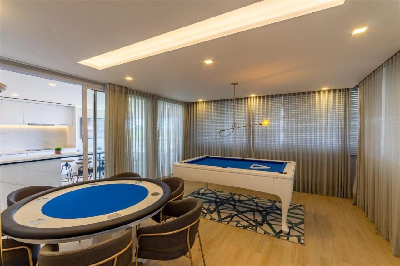 Apts in Building w/ Pool 120 m from the Beach - LTT