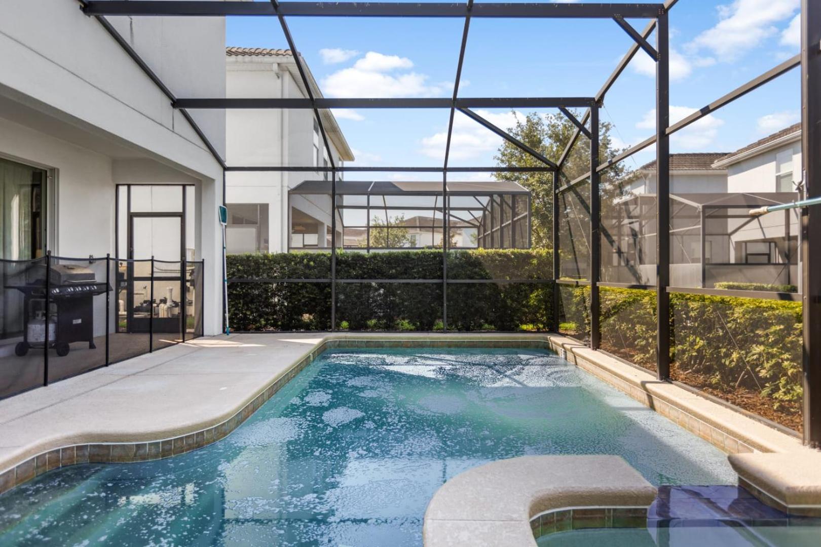 Dream Getaway Modern 6-Bedroom Vacation Home view 5