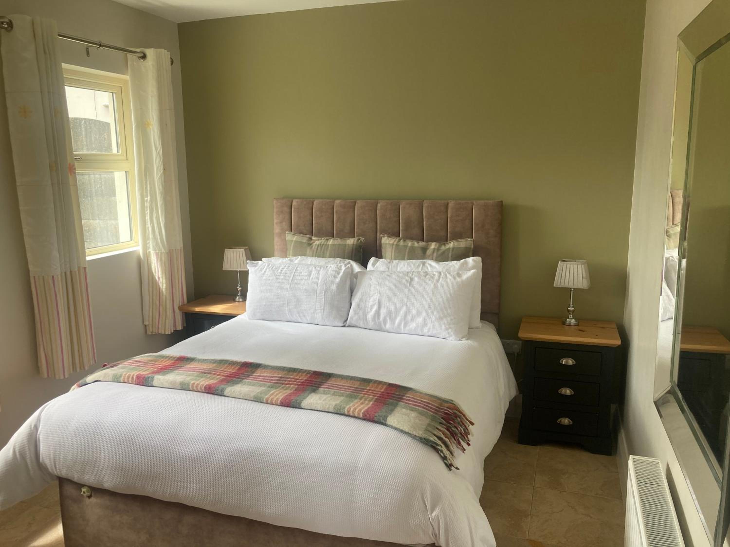 Ennis Vacations - Luxury Country Escape - Property Image 32