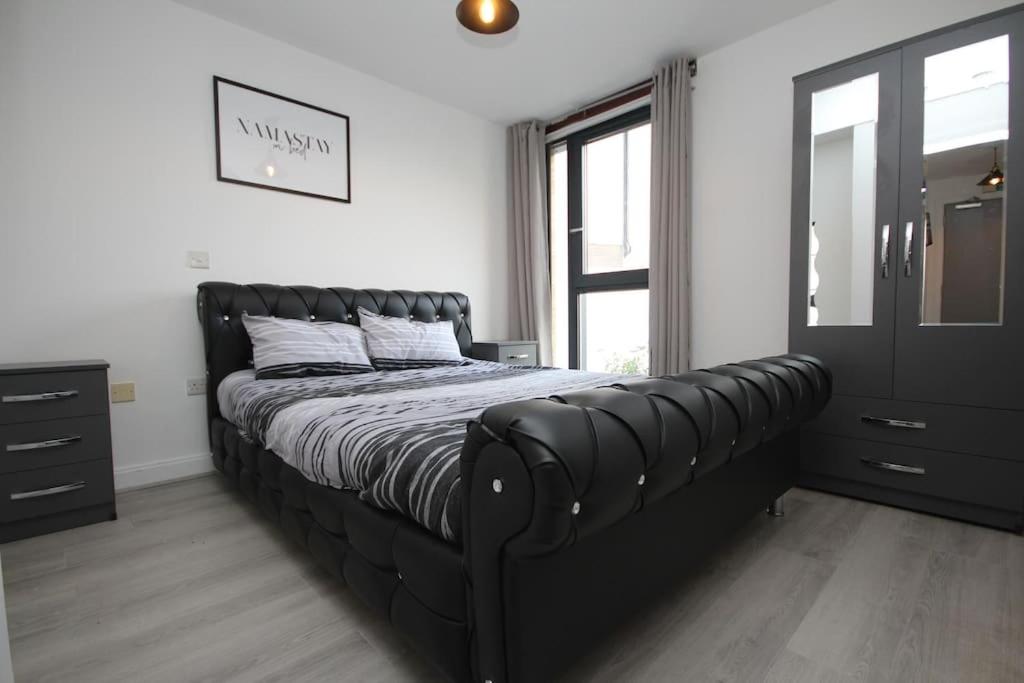 Host & Stay - Southside Apartment view 5