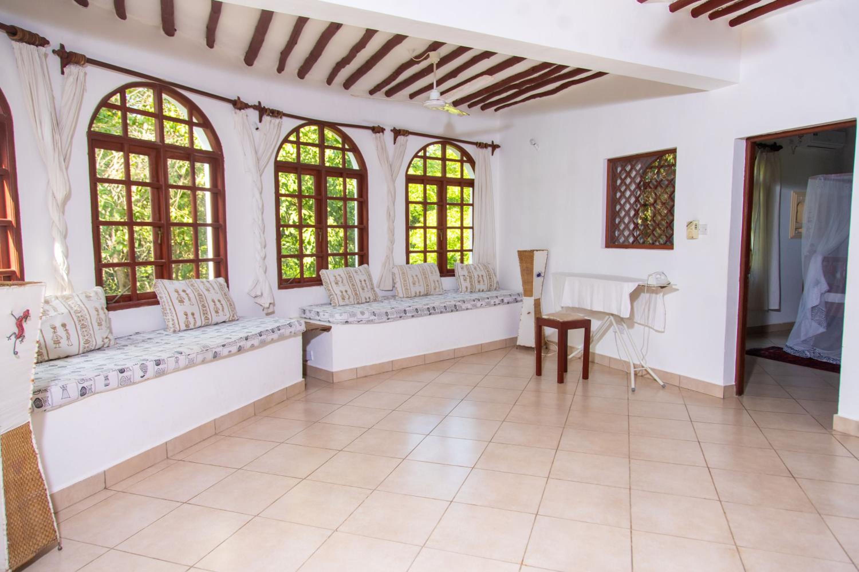 Secure Villa PundaMilia Sleeps 6 with Private Pool view 3