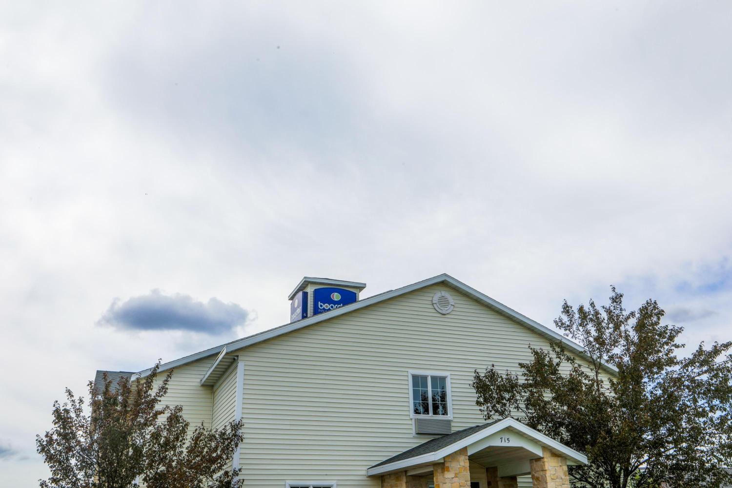 Evansville Inn & Suites by OYO