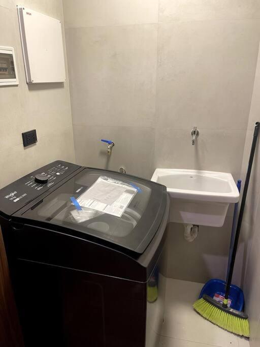 Luxury Apartment near Fidel Anze