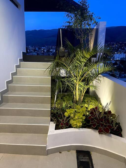 Luxury Apartment near Fidel Anze