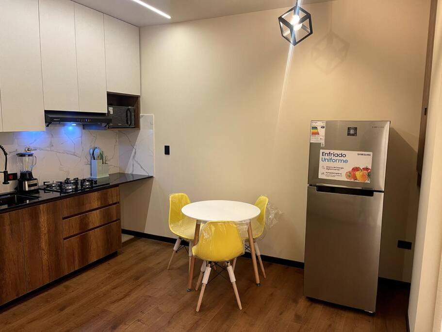 Luxury Apartment near Fidel Anze
