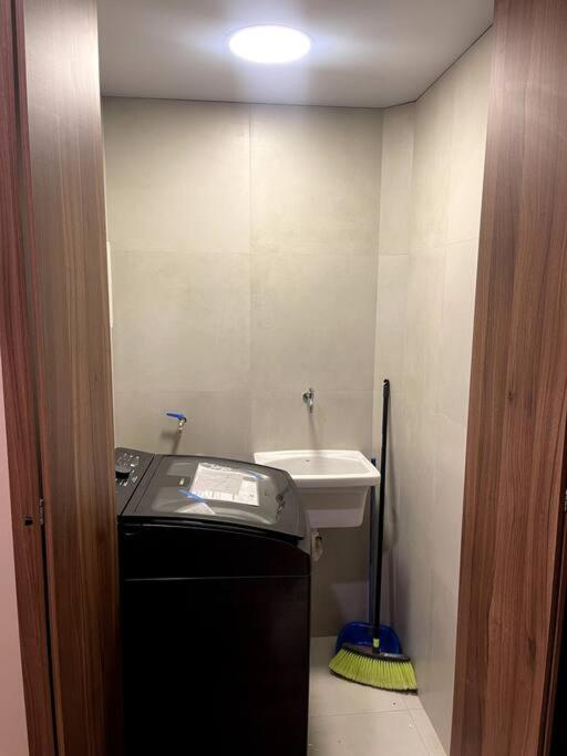 Luxury Apartment near Fidel Anze