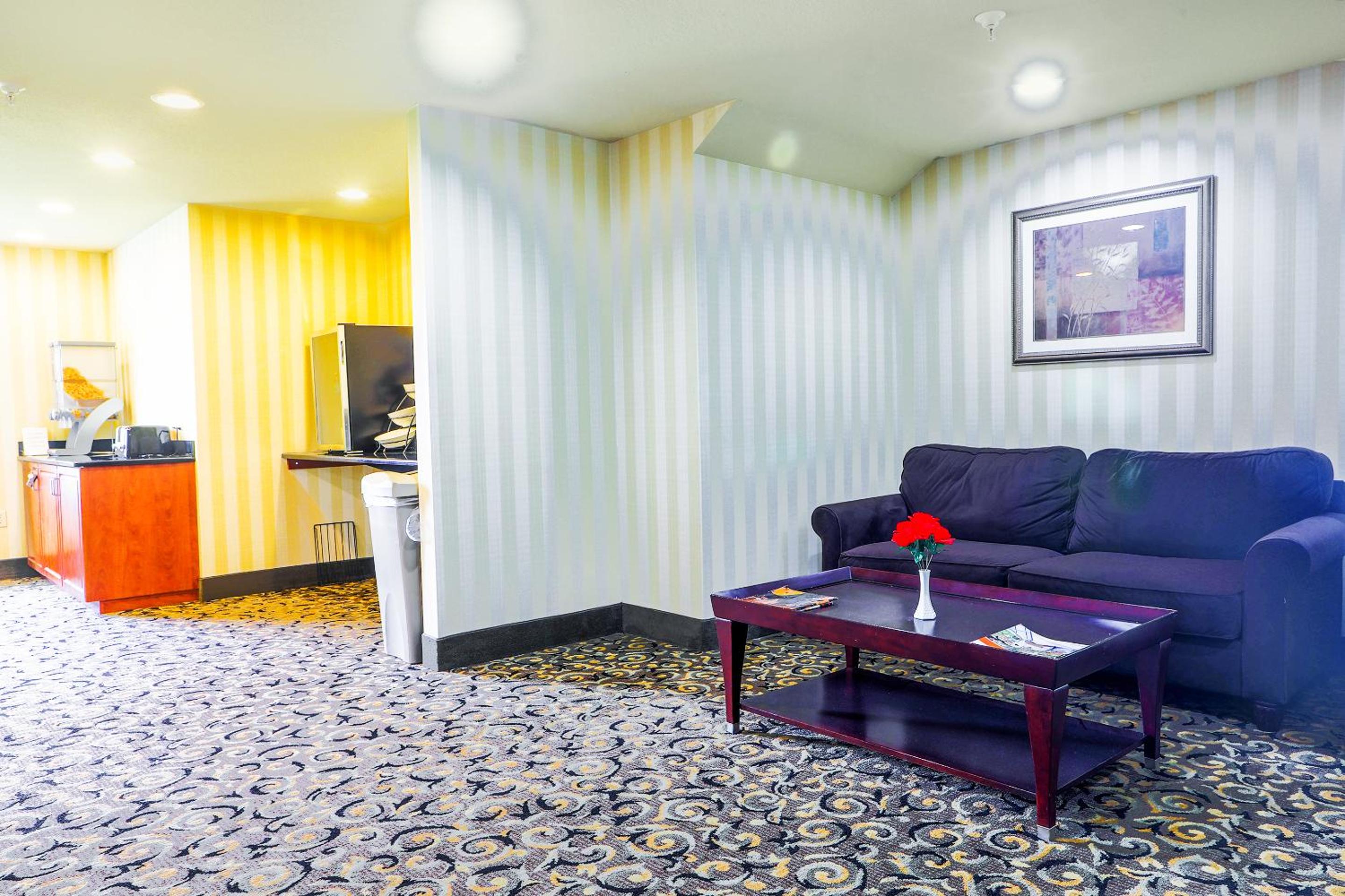 Evansville Inn & Suites by OYO, Billede 52