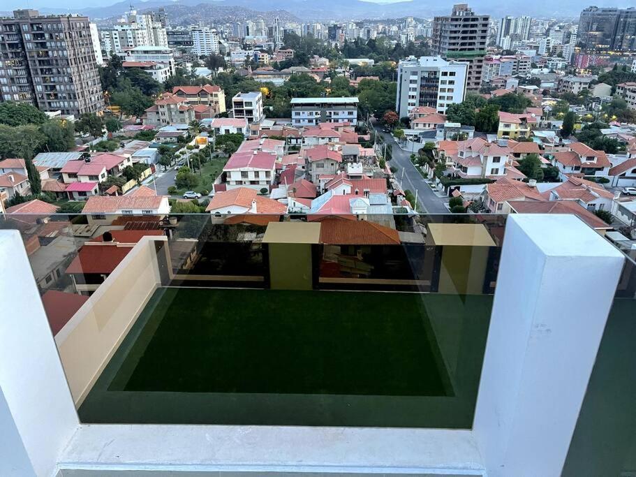 Luxury Apartment near Fidel Anze