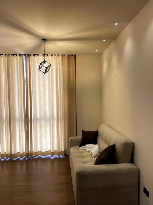 Luxury Apartment near Fidel Anze