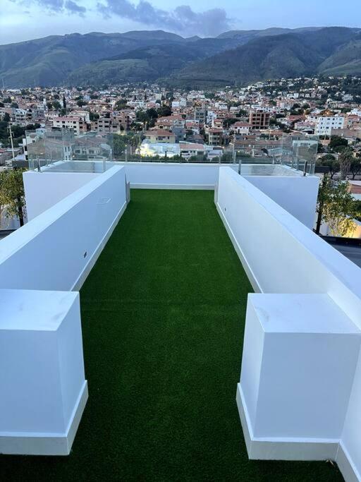 Luxury Apartment near Fidel Anze