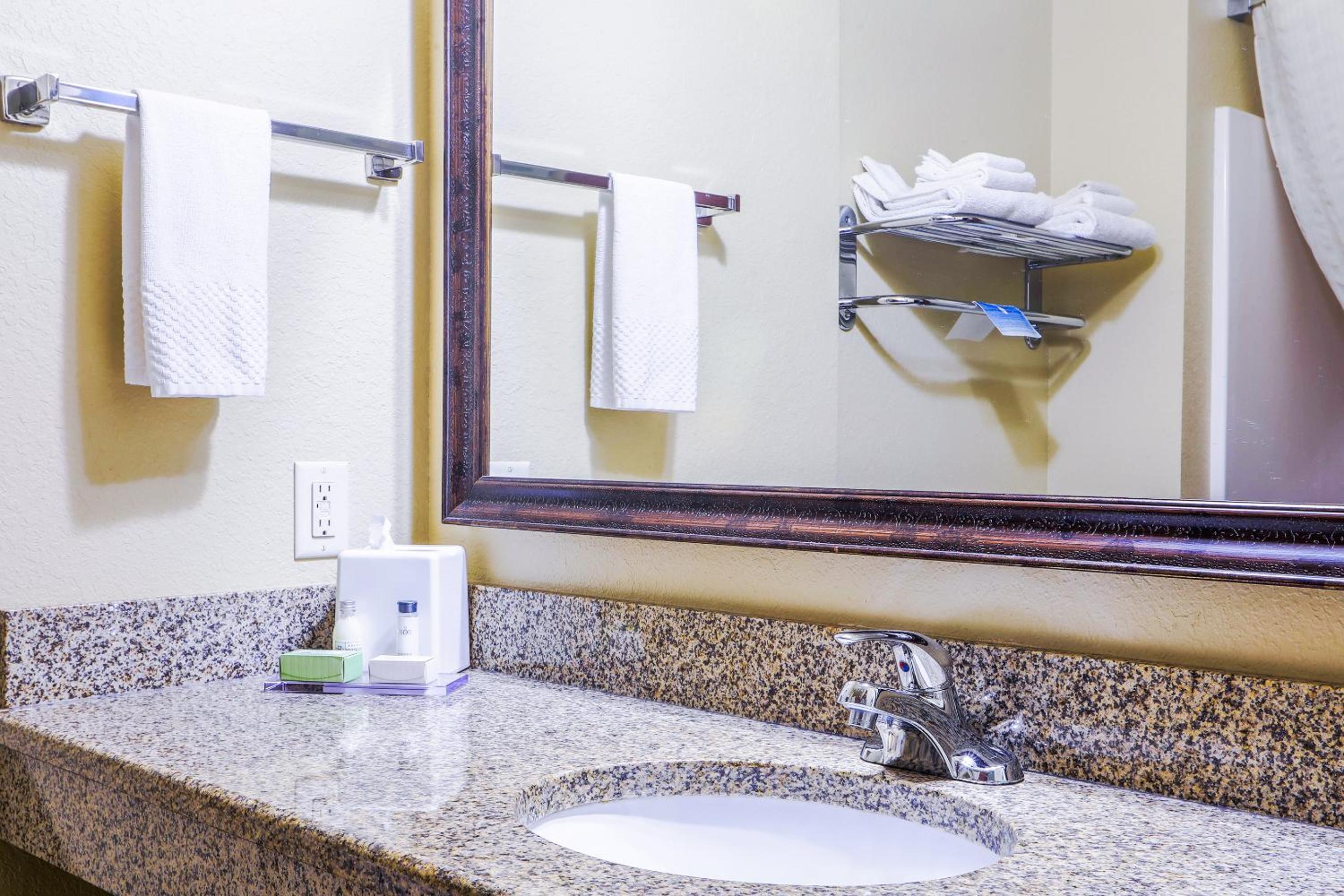 Evansville Inn & Suites by OYO, Billede 28