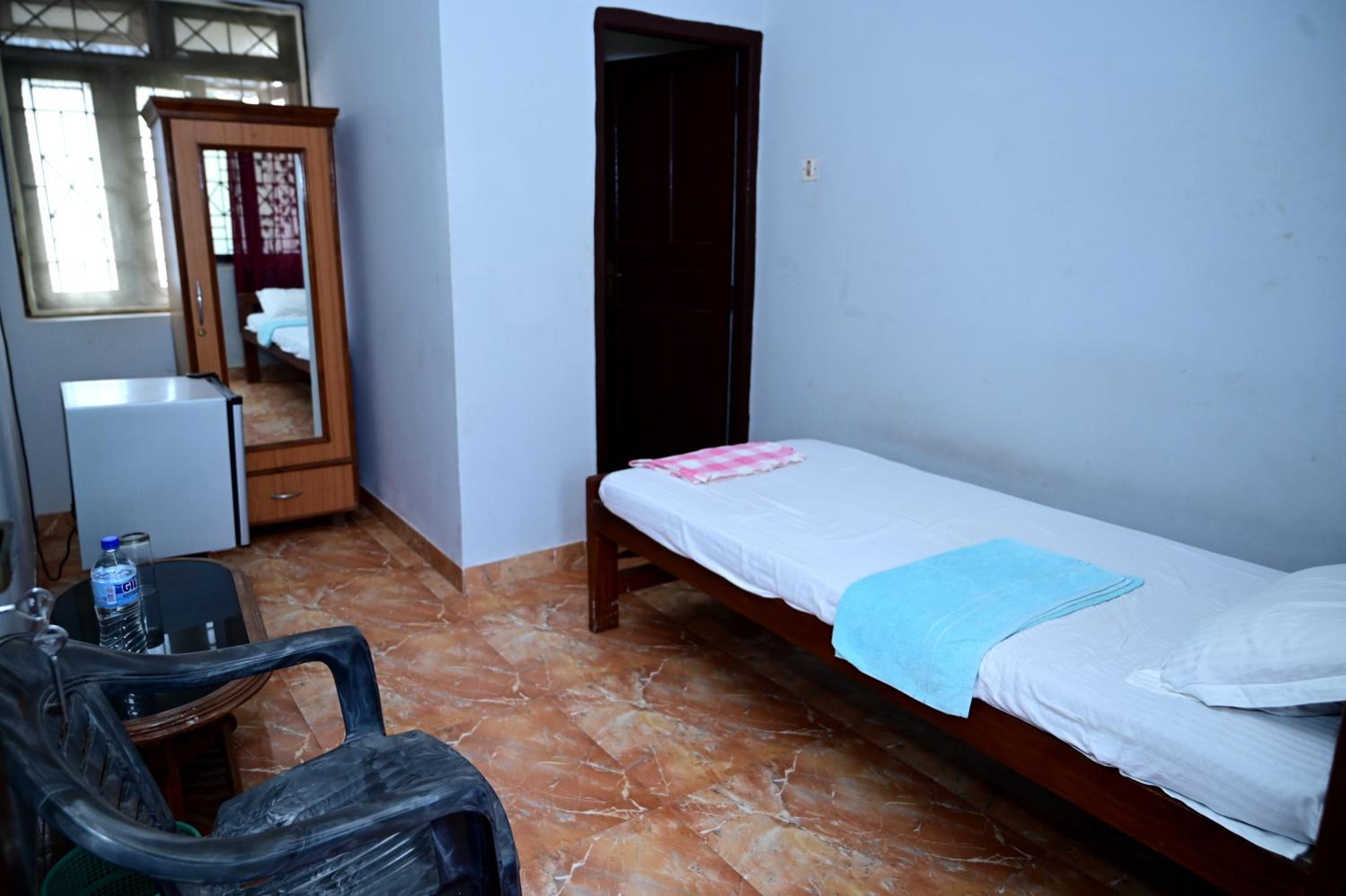 Clinton guest house Colva view 2
