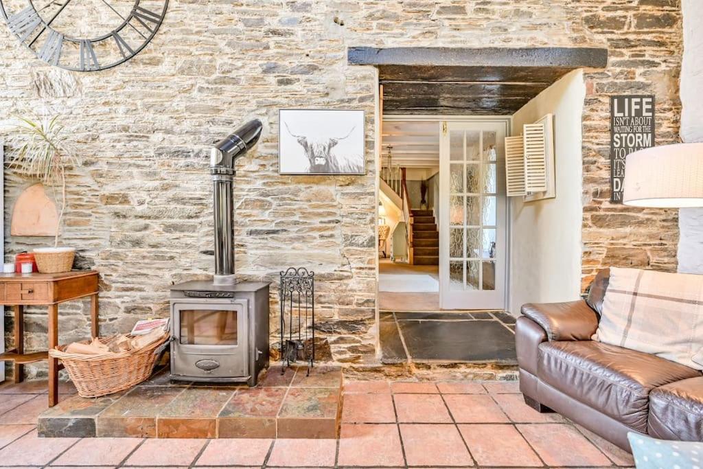 Old Farmhouse Listing