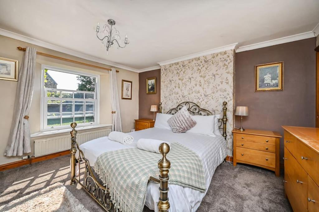 Old Farmhouse Listing