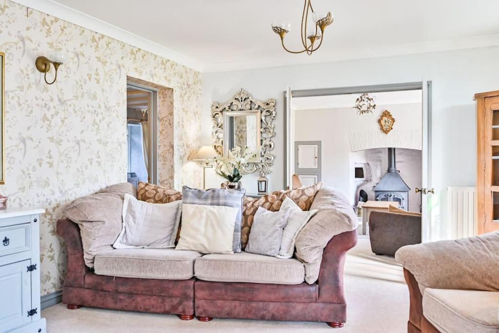 Old Farmhouse Listing