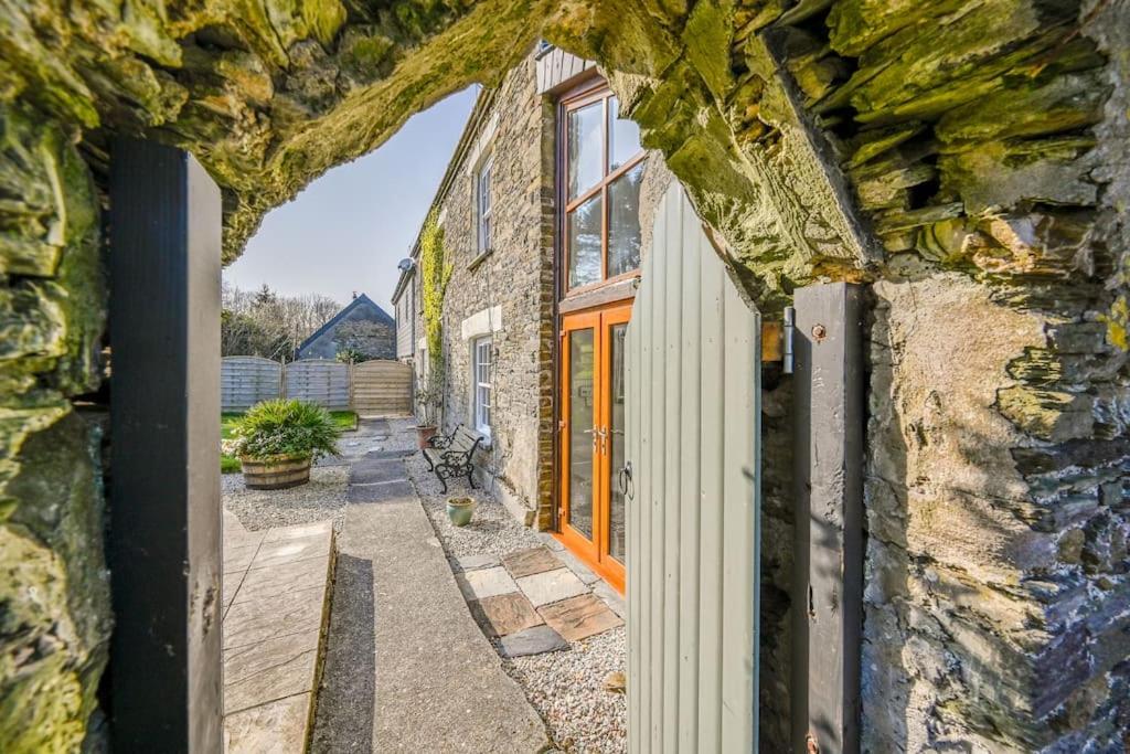 Old Farmhouse Listing