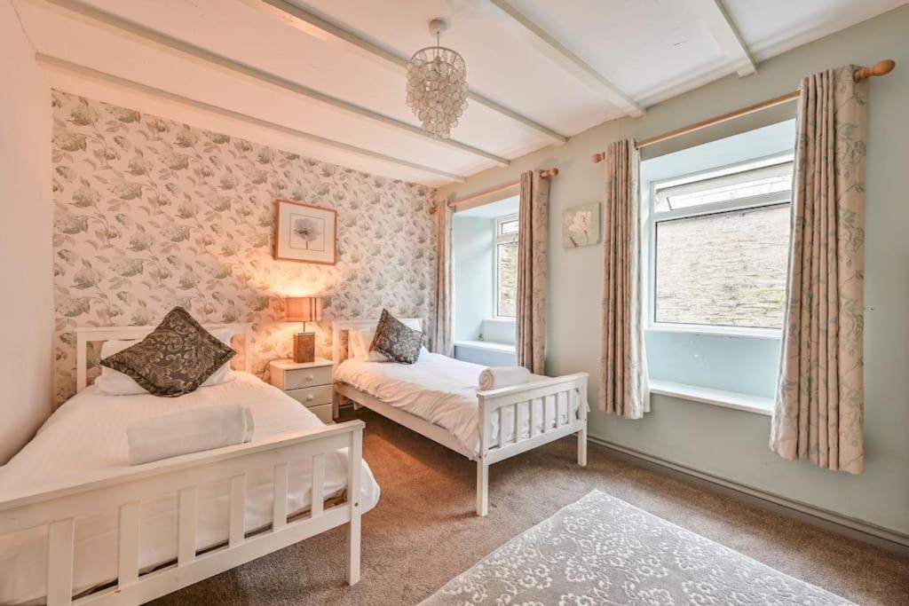 Old Farmhouse Listing