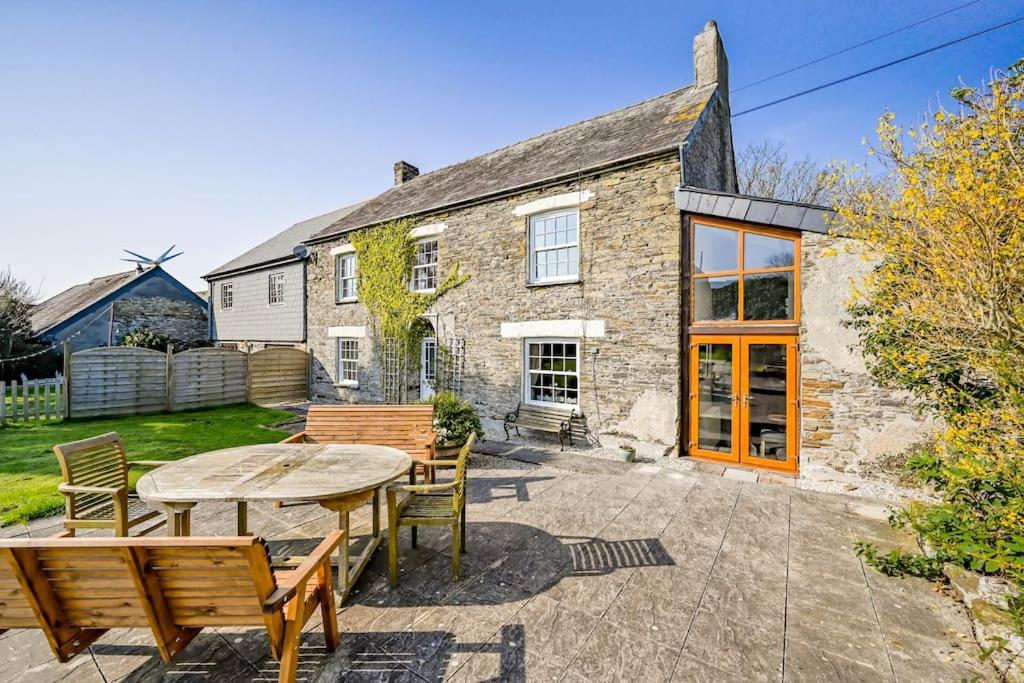 Old Farmhouse Listing