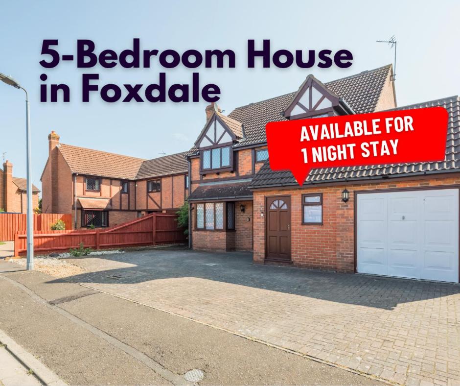 Well-Located Foxdale Stay with Parking view 2