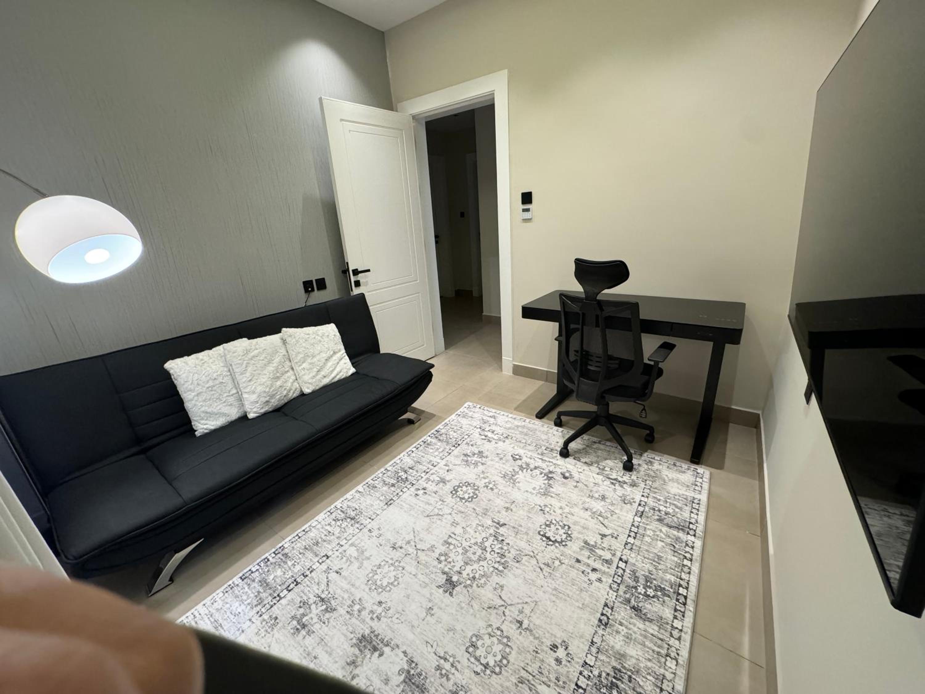 Spacious 3 Bedrooms Apartment