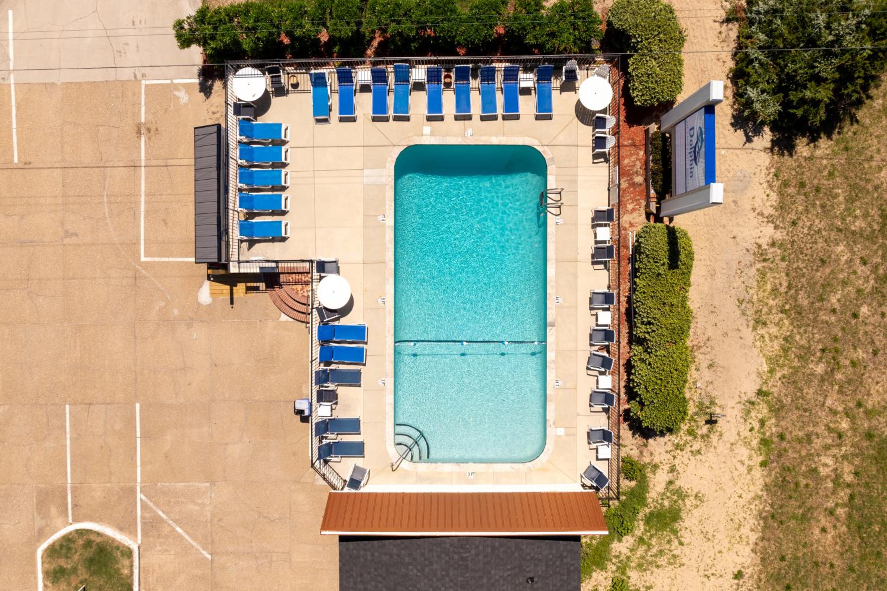 Dolphin Oceanfront Motel - Nags Head