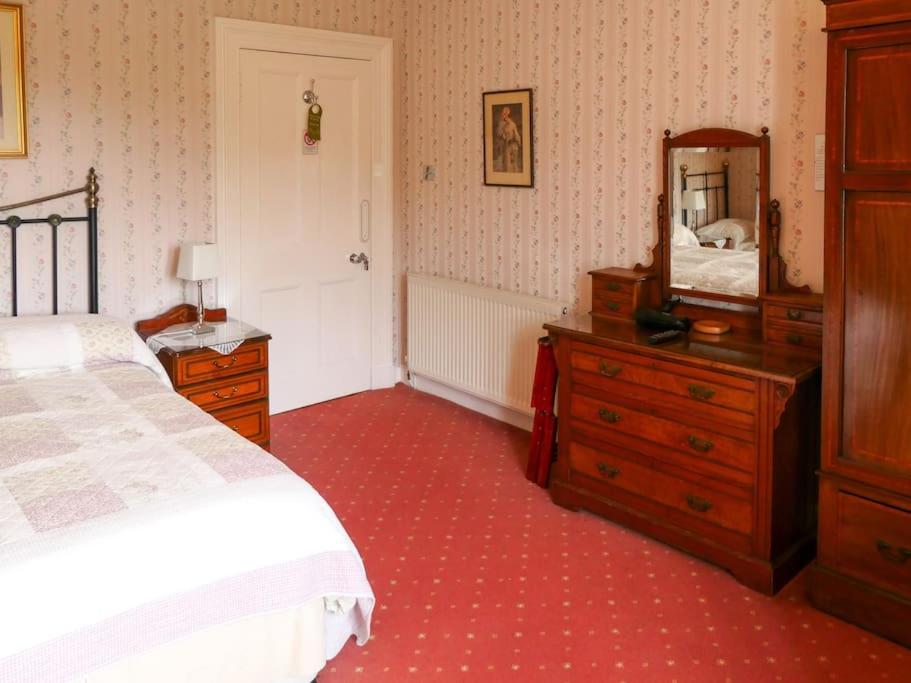 Tigh N Eilean Self Catering Aberfeldy view 2