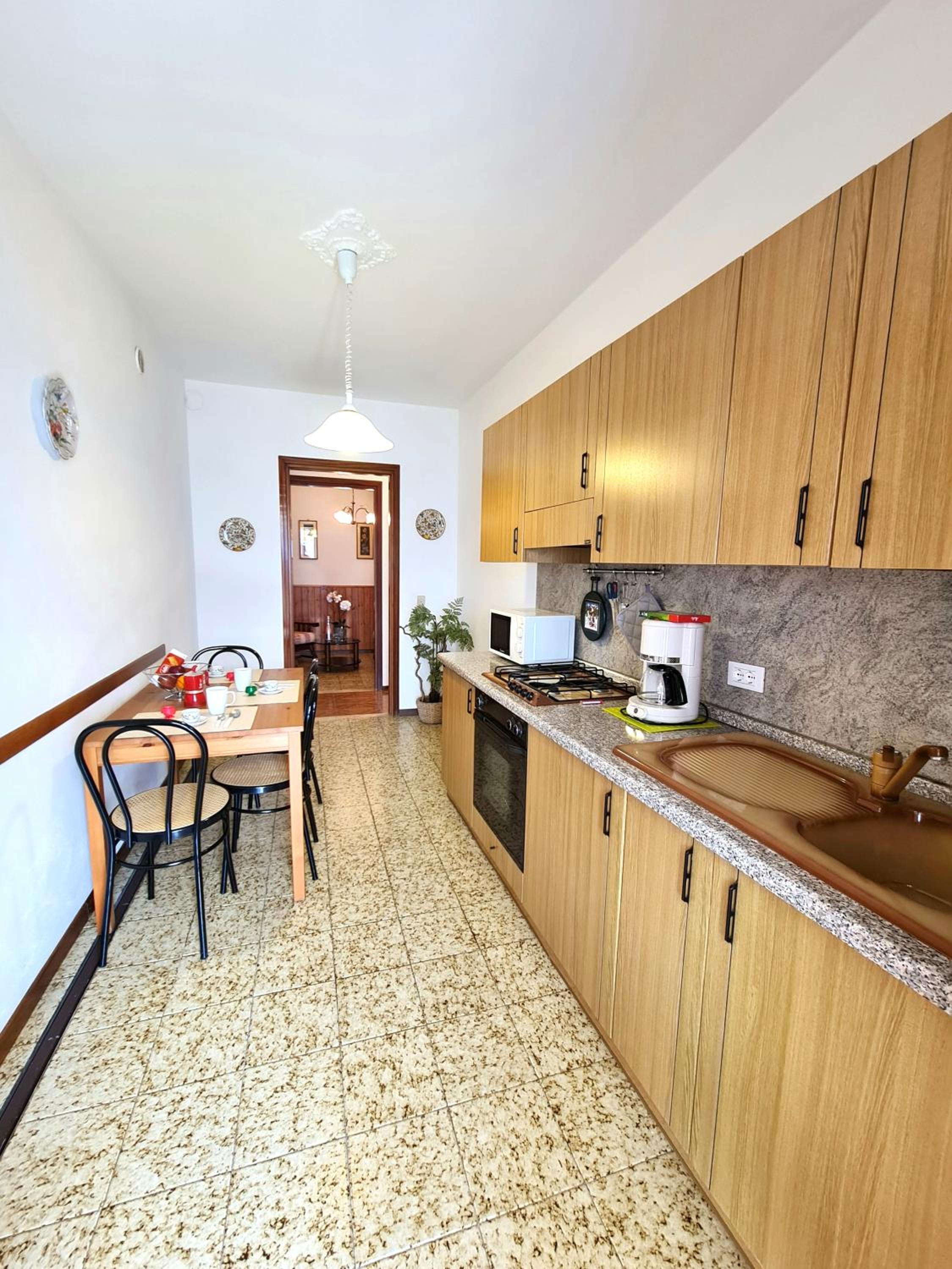 Bellavista lago Apartment patio and view by Gardadomusmea view 4