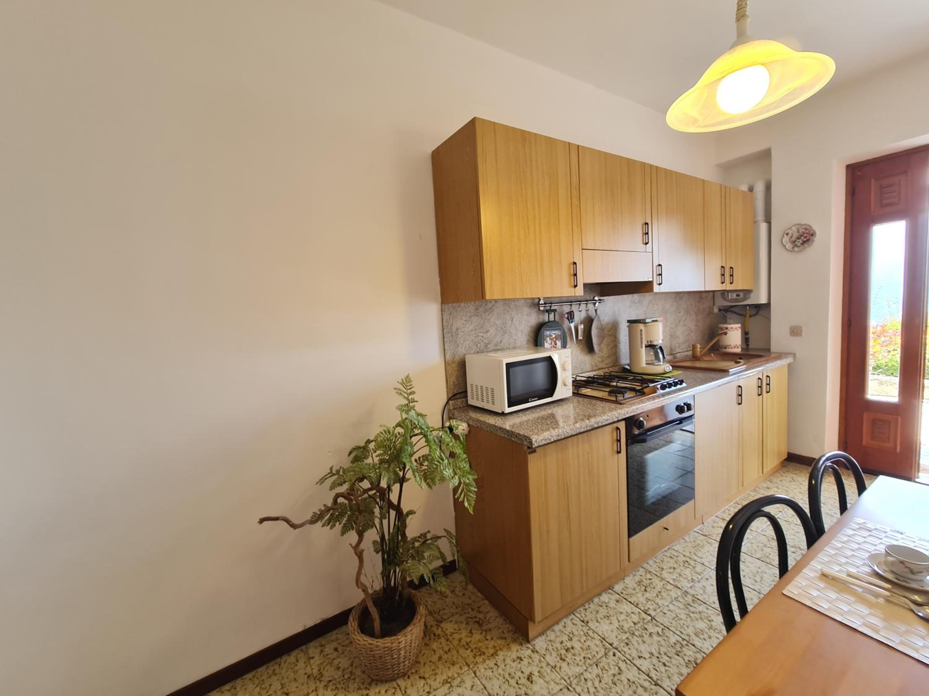 Bellavista lago Apartment patio and view by Gardadomusmea view 3