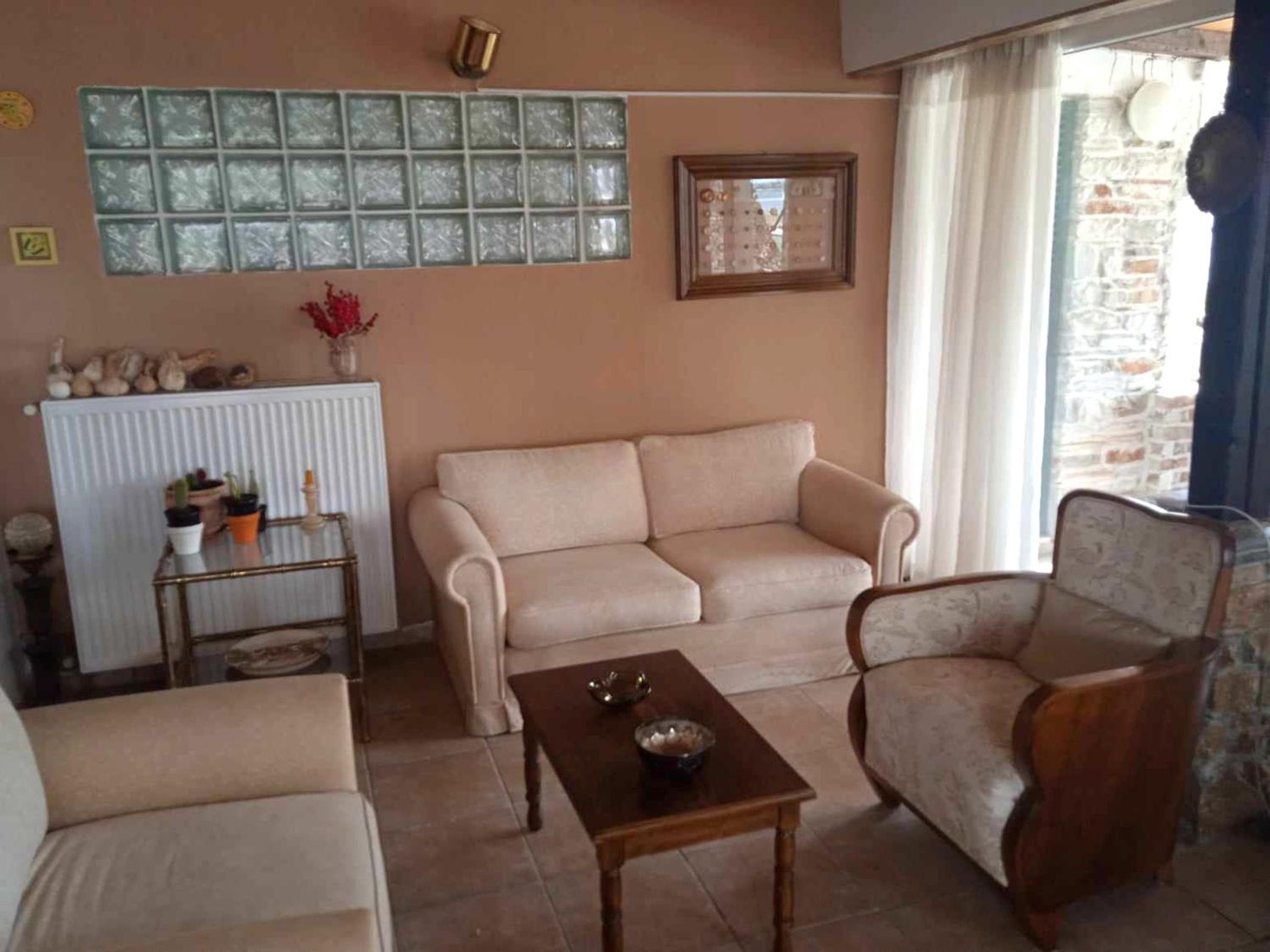 Alonaki Seafront Cottage