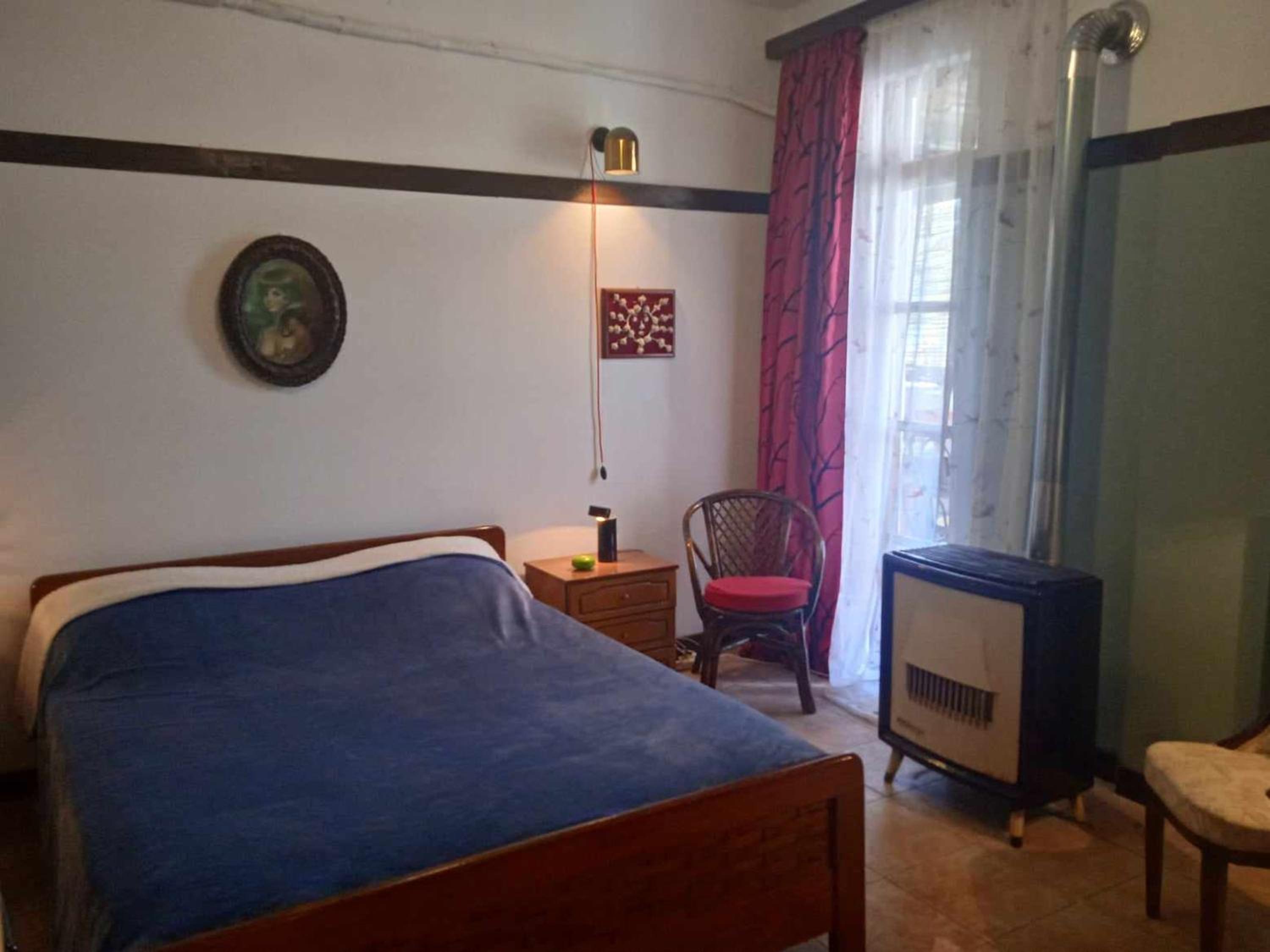 Alonaki Seafront Cottage