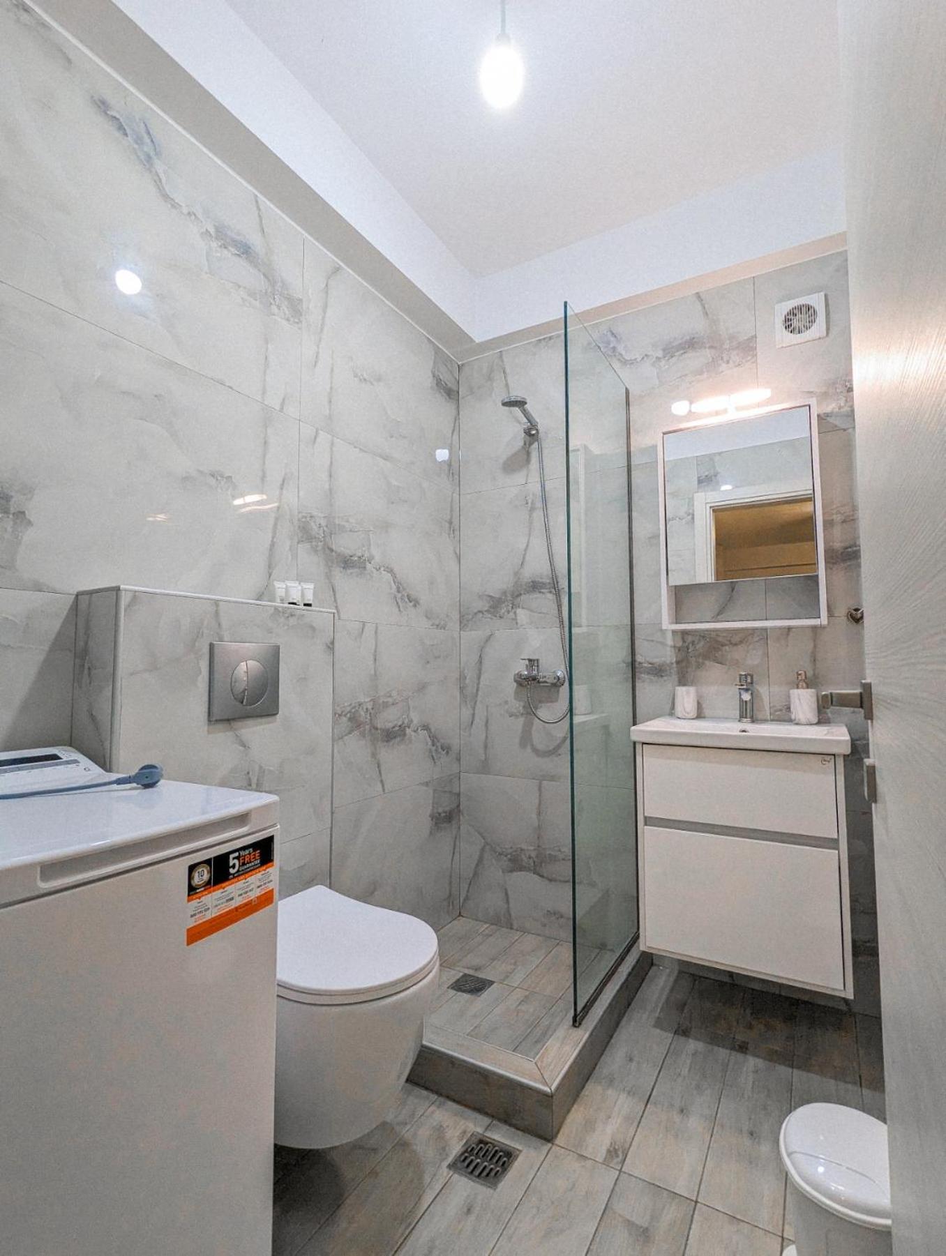 Ofrynio Luxury Apartments & Pool